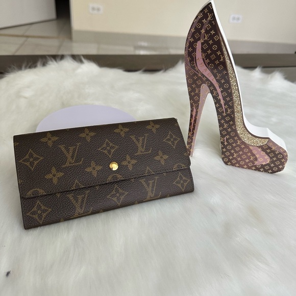 Stunning wallet - Picture 3 of 16